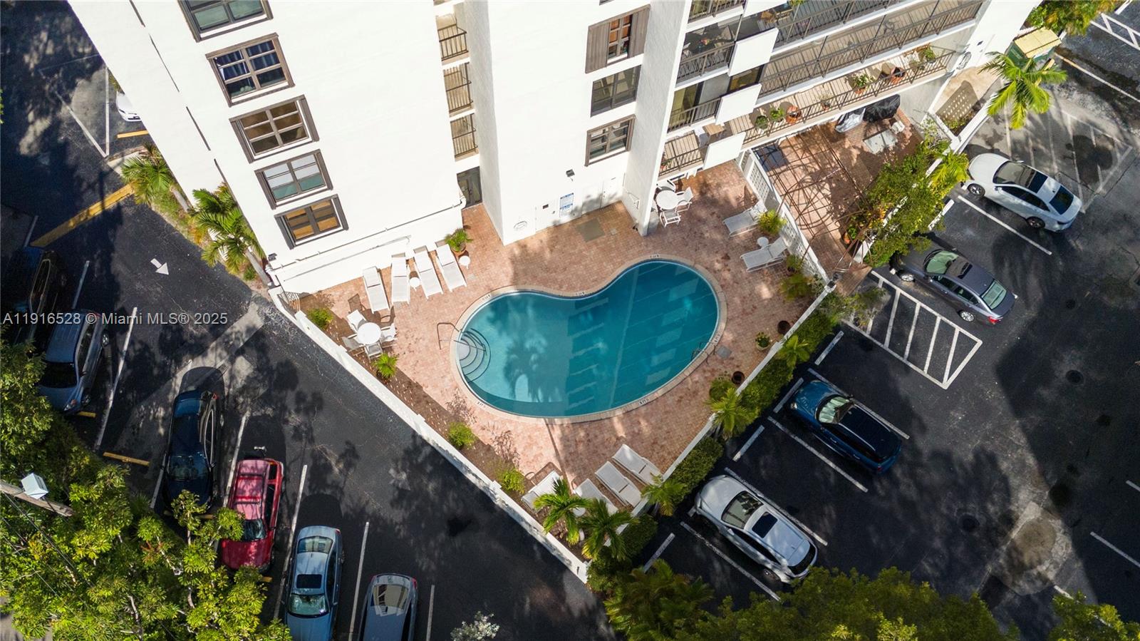 THE PALMS OF KEY BISCAYNE - Residential Lease