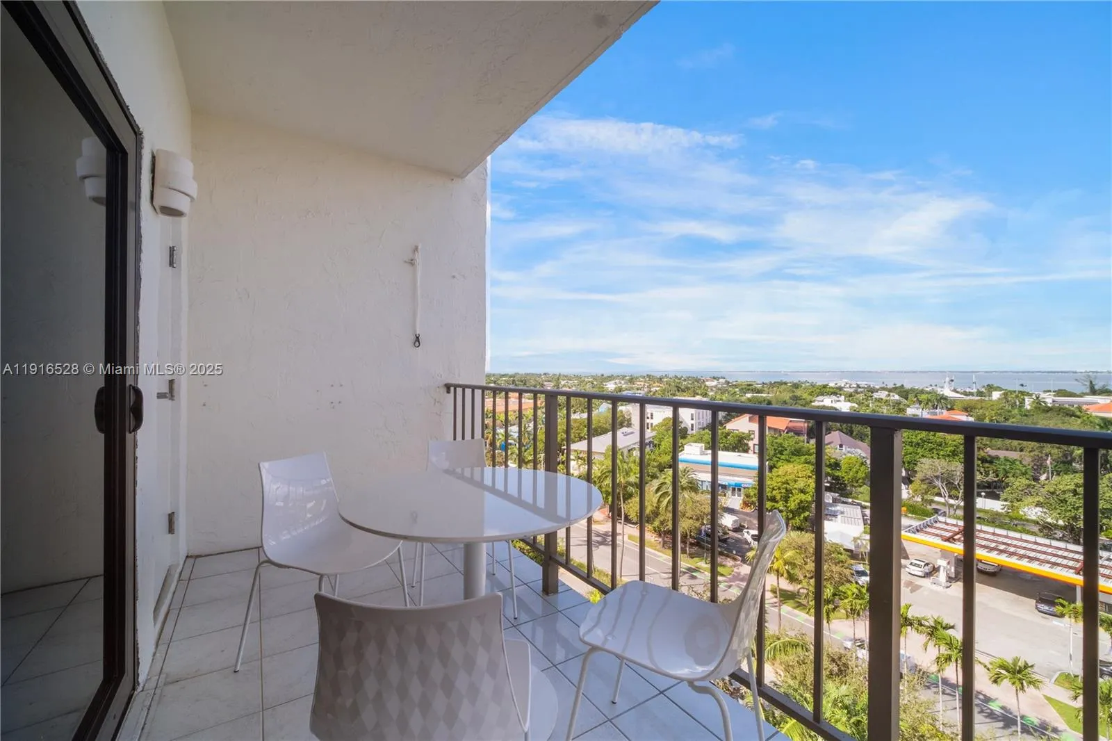 Key Biscayne, Florida 33149, United States, 2 Bedrooms Bedrooms, ,2 BathroomsBathrooms,Residential,Active,245215