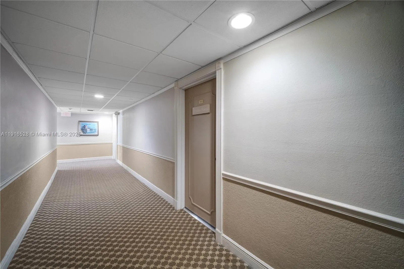 Key Biscayne, Florida 33149, United States, 2 Bedrooms Bedrooms, ,2 BathroomsBathrooms,Residential,Active,245215