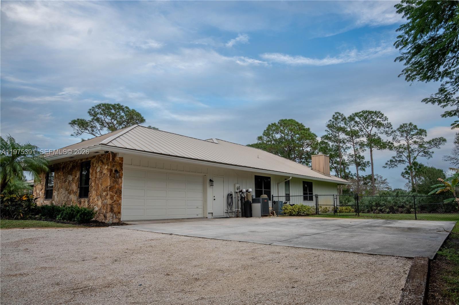 THE LINKS - Residential