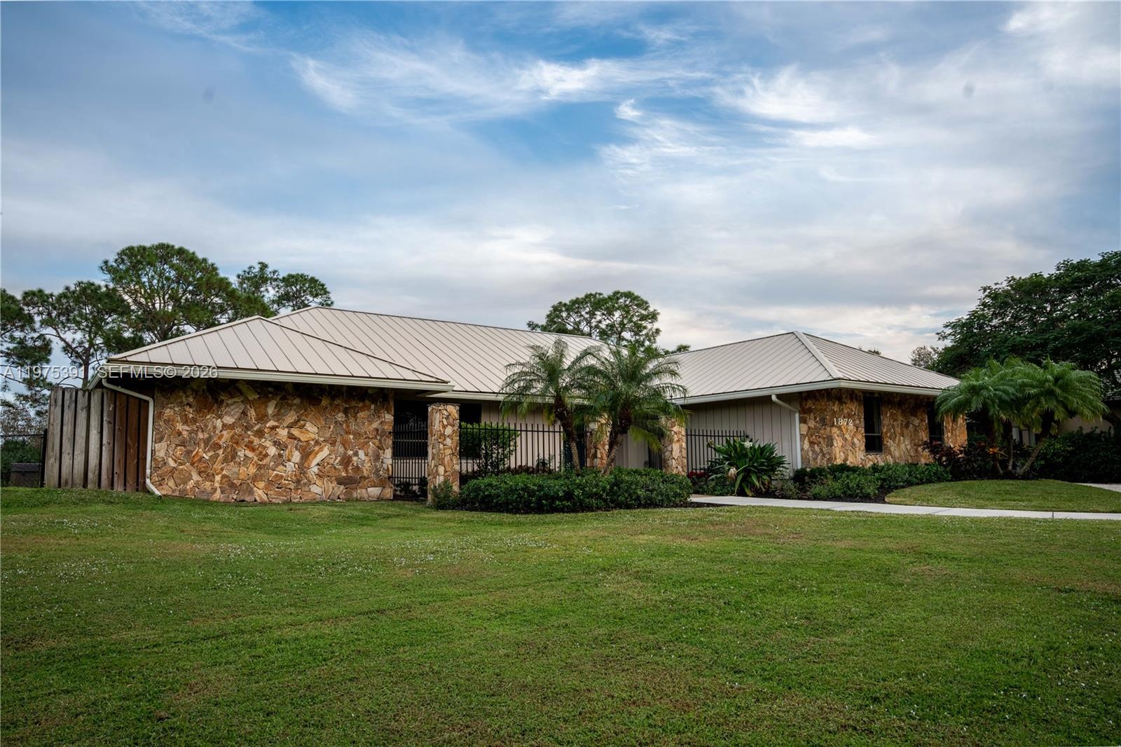 THE LINKS - Residential