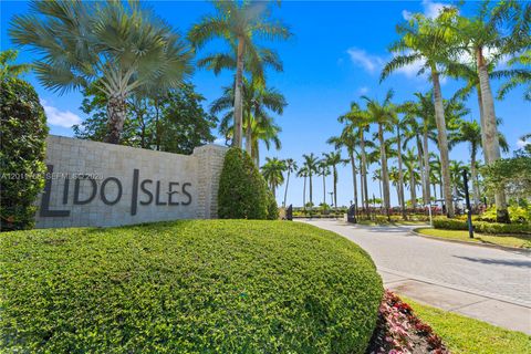 Photo of 980 SW 171st Ter, Pembroke Pines, FL 33027 (MLS # A12011766)