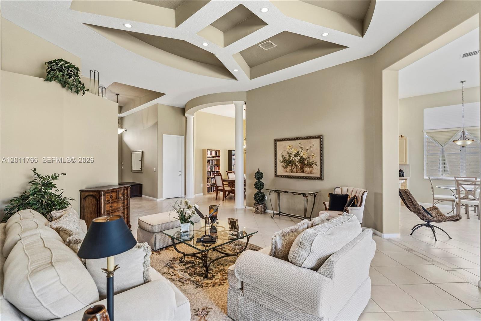 SESSA EIGHT - Residential