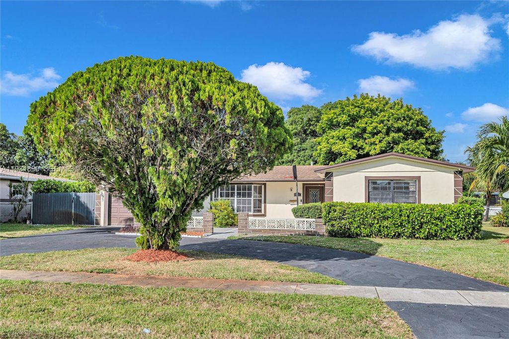 Photo of 4751 NW 5th Ct, Plantation, FL 33317 (MLS # A11931890)
