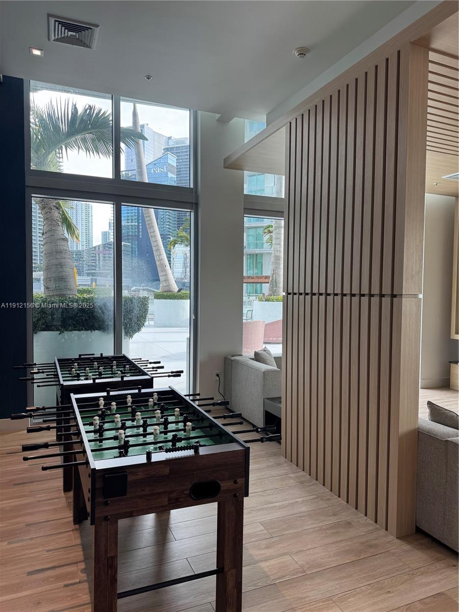 IVY CONDO - Residential Lease