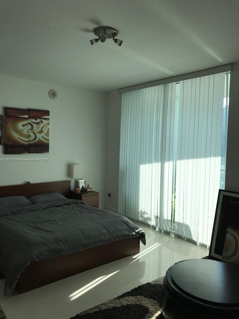 IVY CONDO - Residential Lease