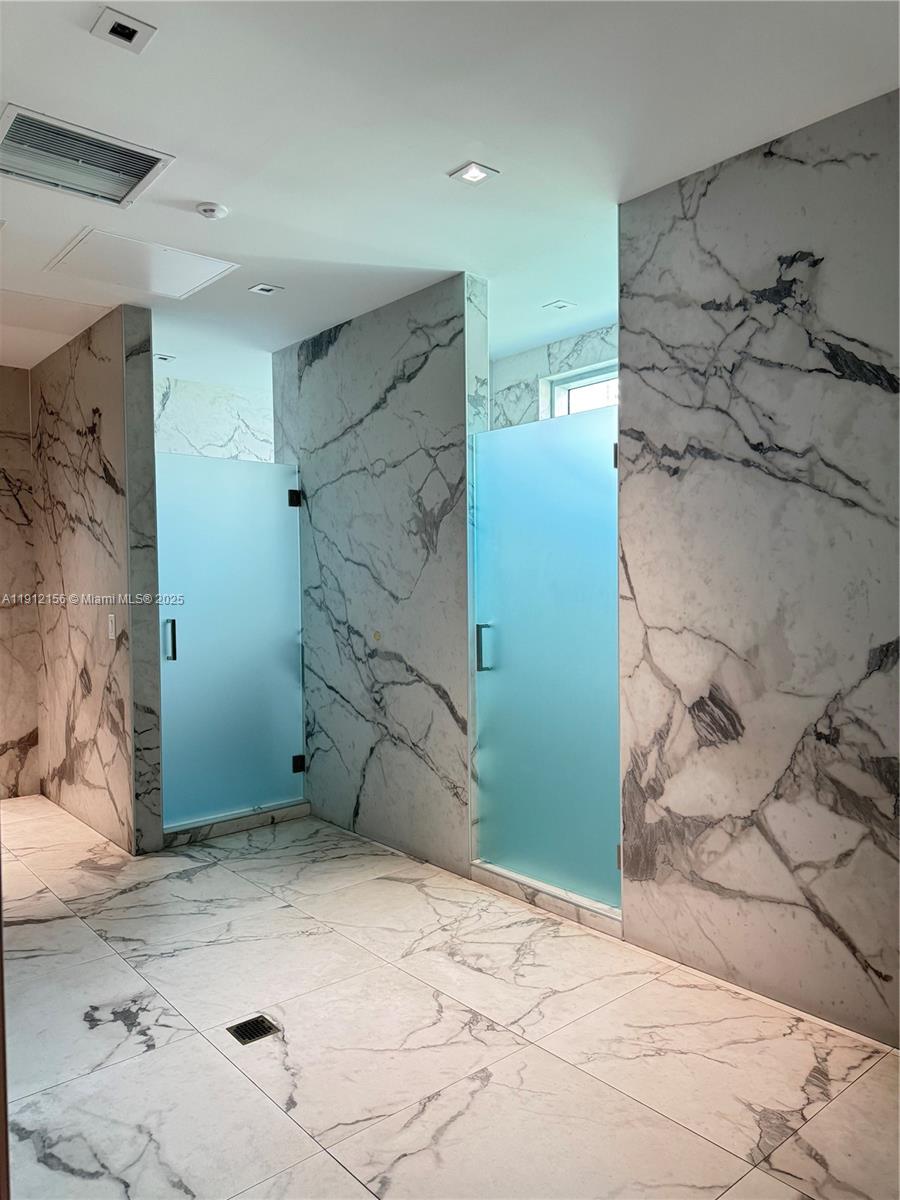 IVY CONDO - Residential Lease