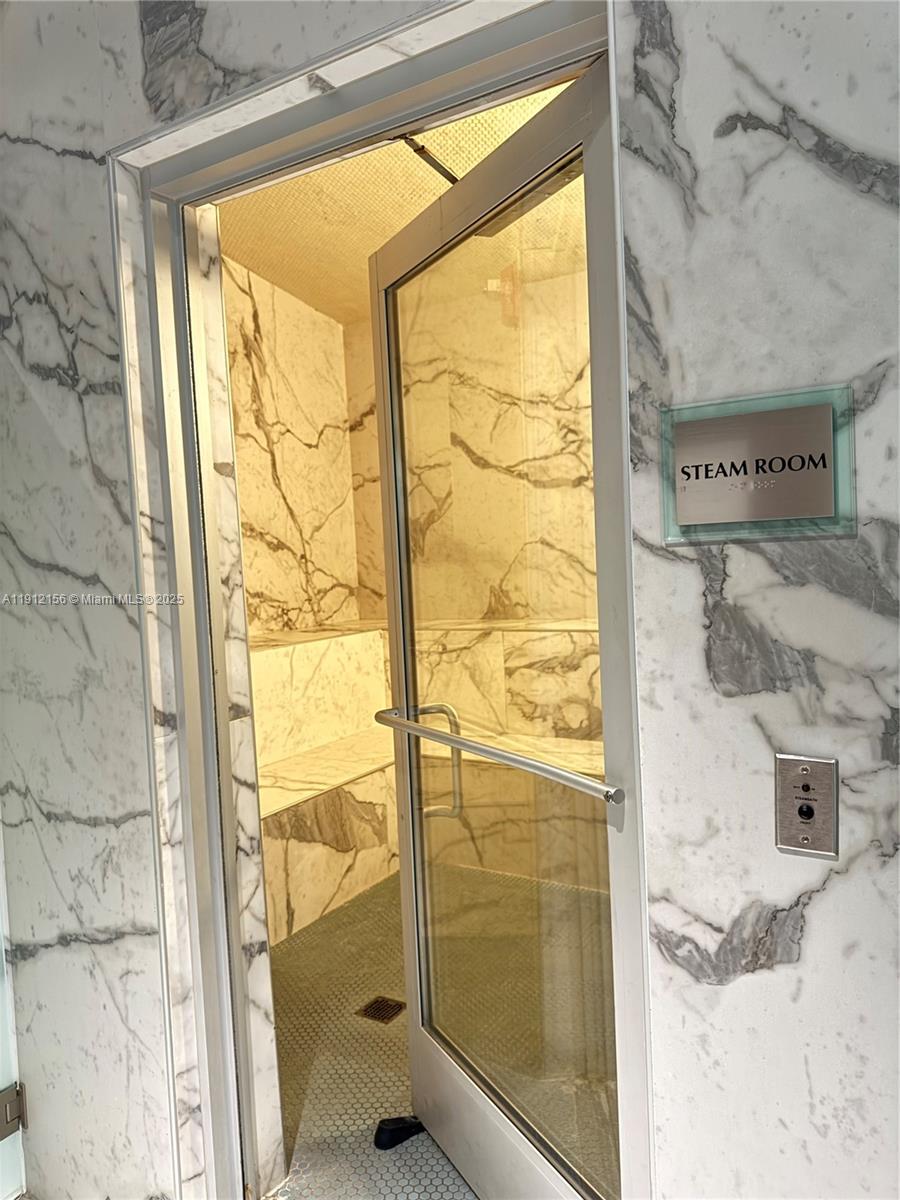 IVY CONDO - Residential Lease