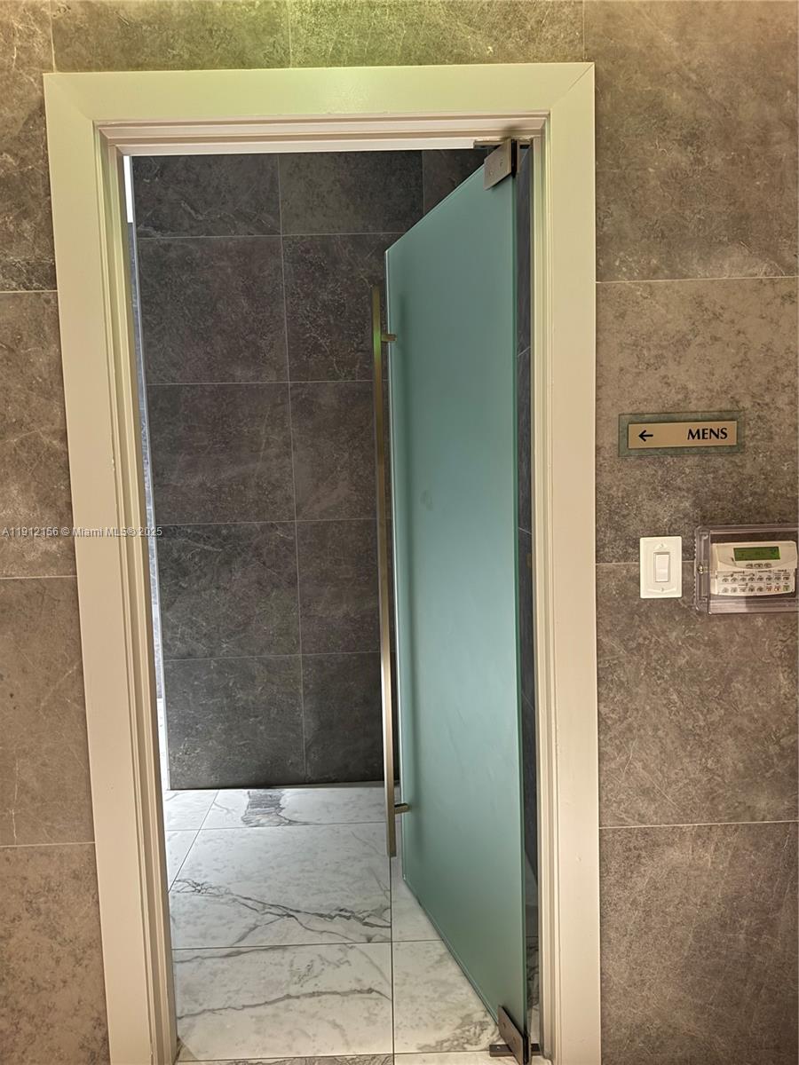 IVY CONDO - Residential Lease