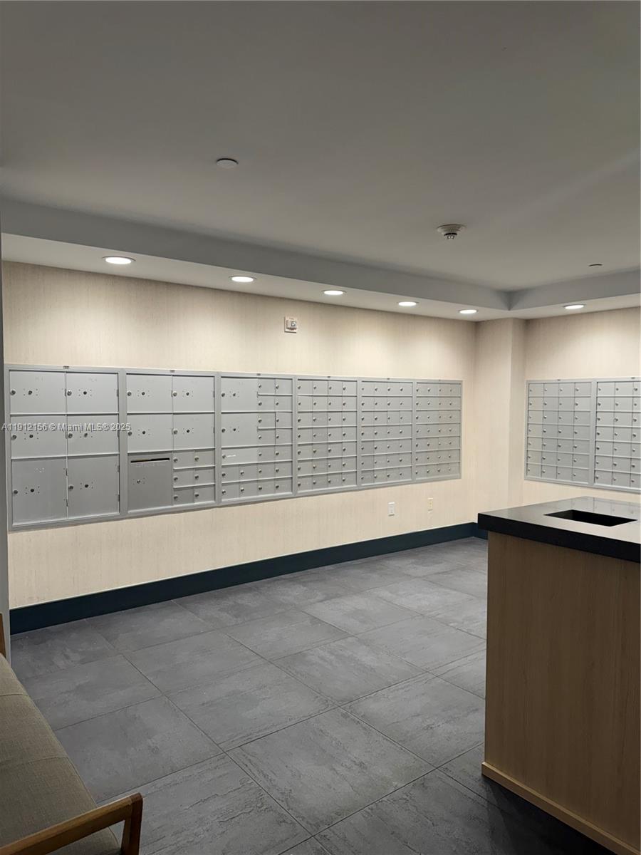 IVY CONDO - Residential Lease