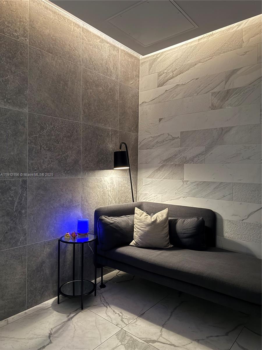 IVY CONDO - Residential Lease