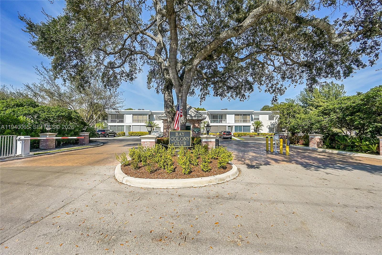 BAY COLONY CLUB CONDO - Residential Lease