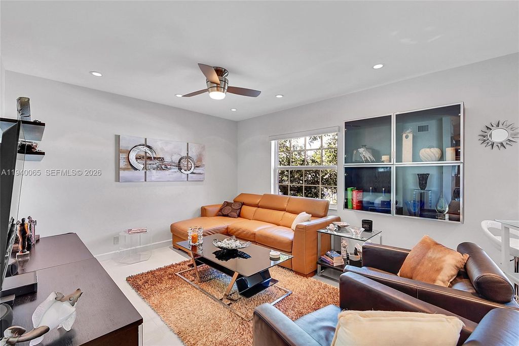 Photo of 6261 Bay Club Dr #4, Fort Lauderdale, FL 33308 (MLS # A11940065)