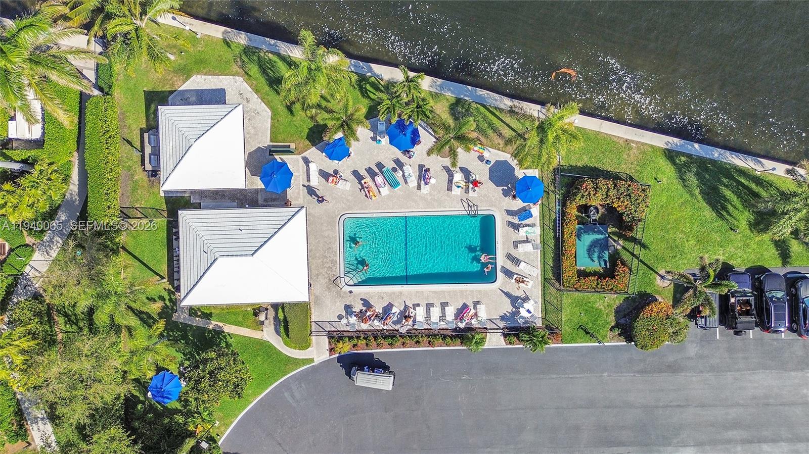 BAY COLONY CLUB CONDO - Residential Lease