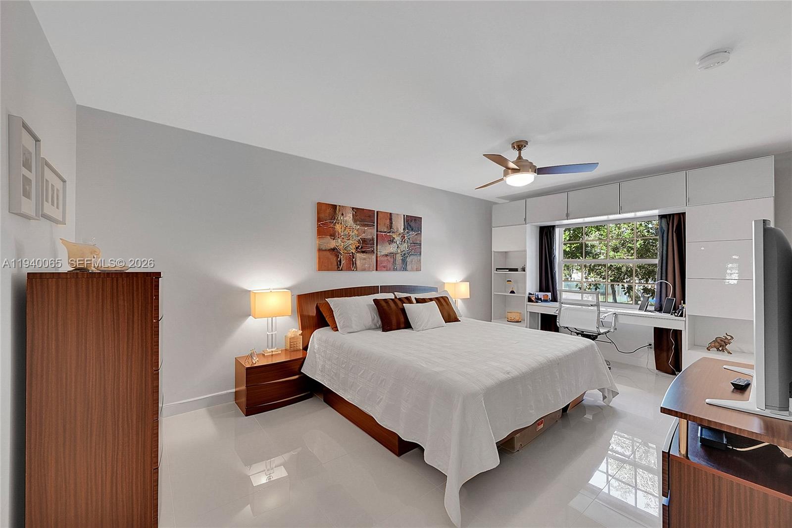 BAY COLONY CLUB CONDO - Residential Lease