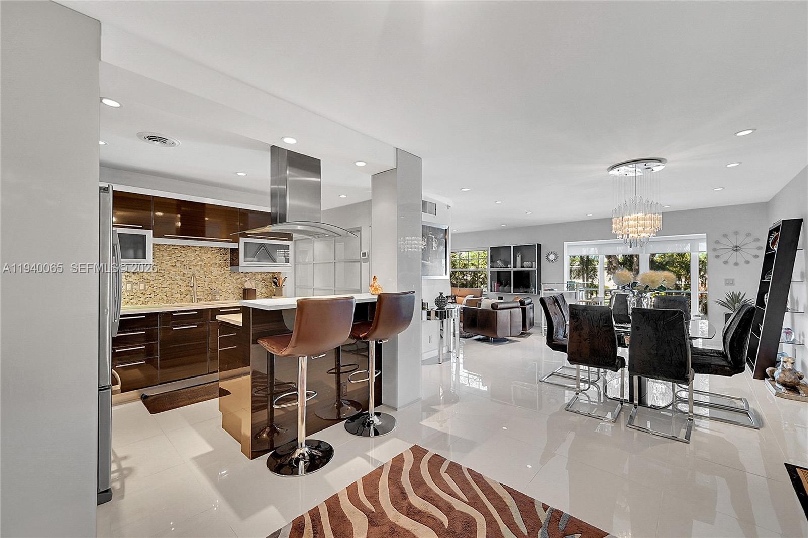 BAY COLONY CLUB CONDO - Residential Lease