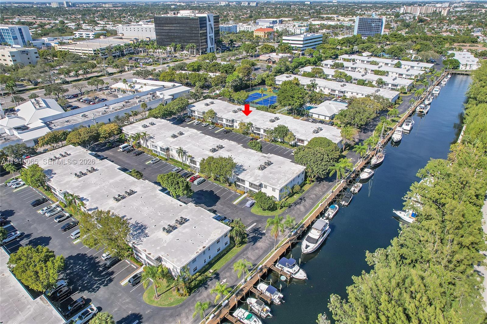 BAY COLONY CLUB CONDO - Residential Lease