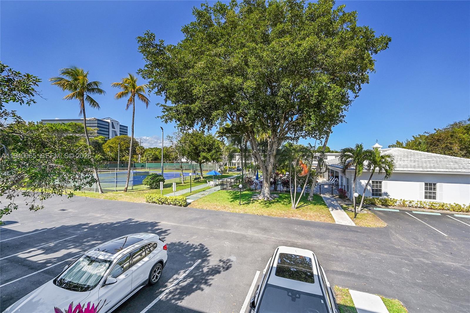 BAY COLONY CLUB CONDO - Residential Lease