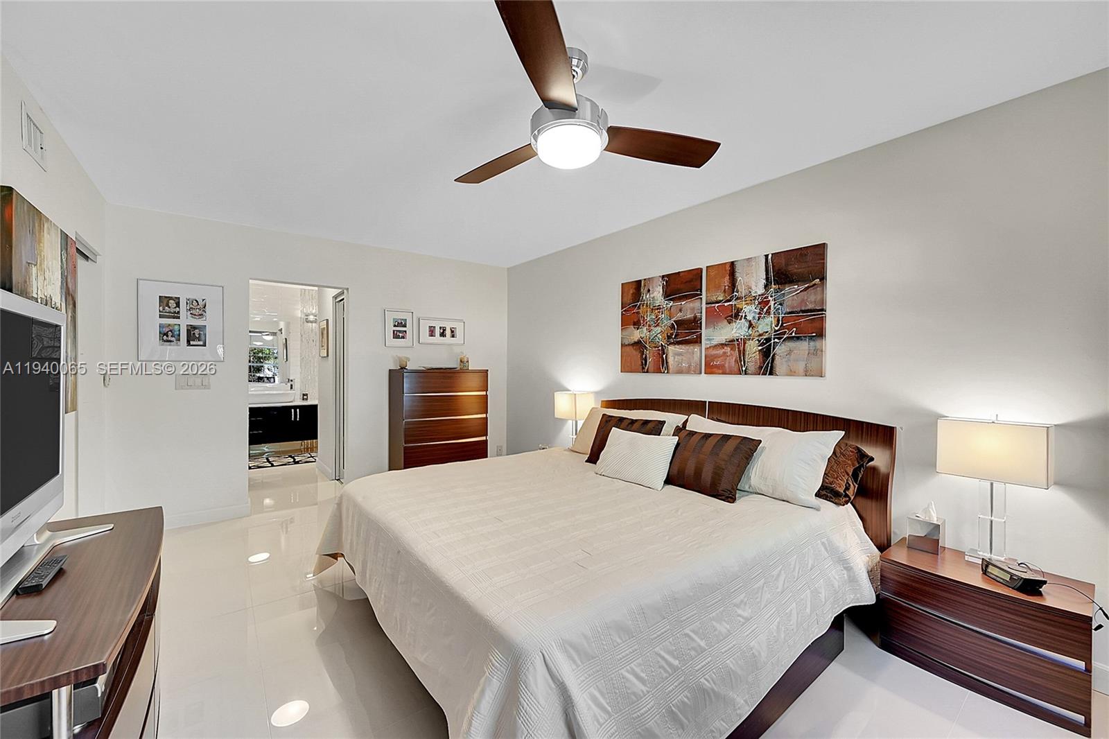 BAY COLONY CLUB CONDO - Residential Lease