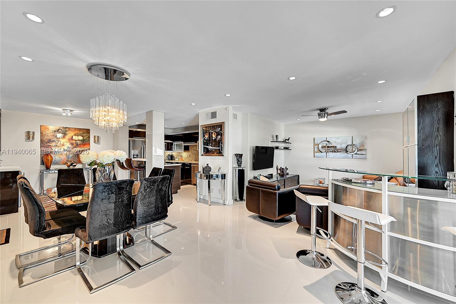 BAY COLONY CLUB CONDO - Residential Lease