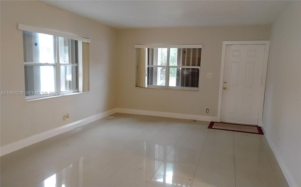 Photo of 525 NW 15th Ter, Fort Lauderdale, FL 33311 (MLS # A11950329)