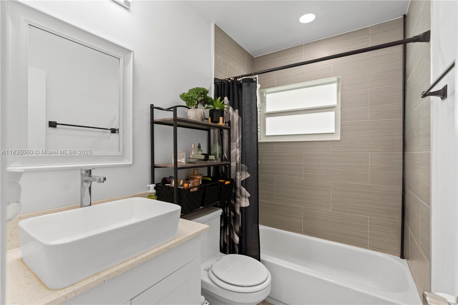 TAMARAC LAKES NORTH 2ND S - Residential