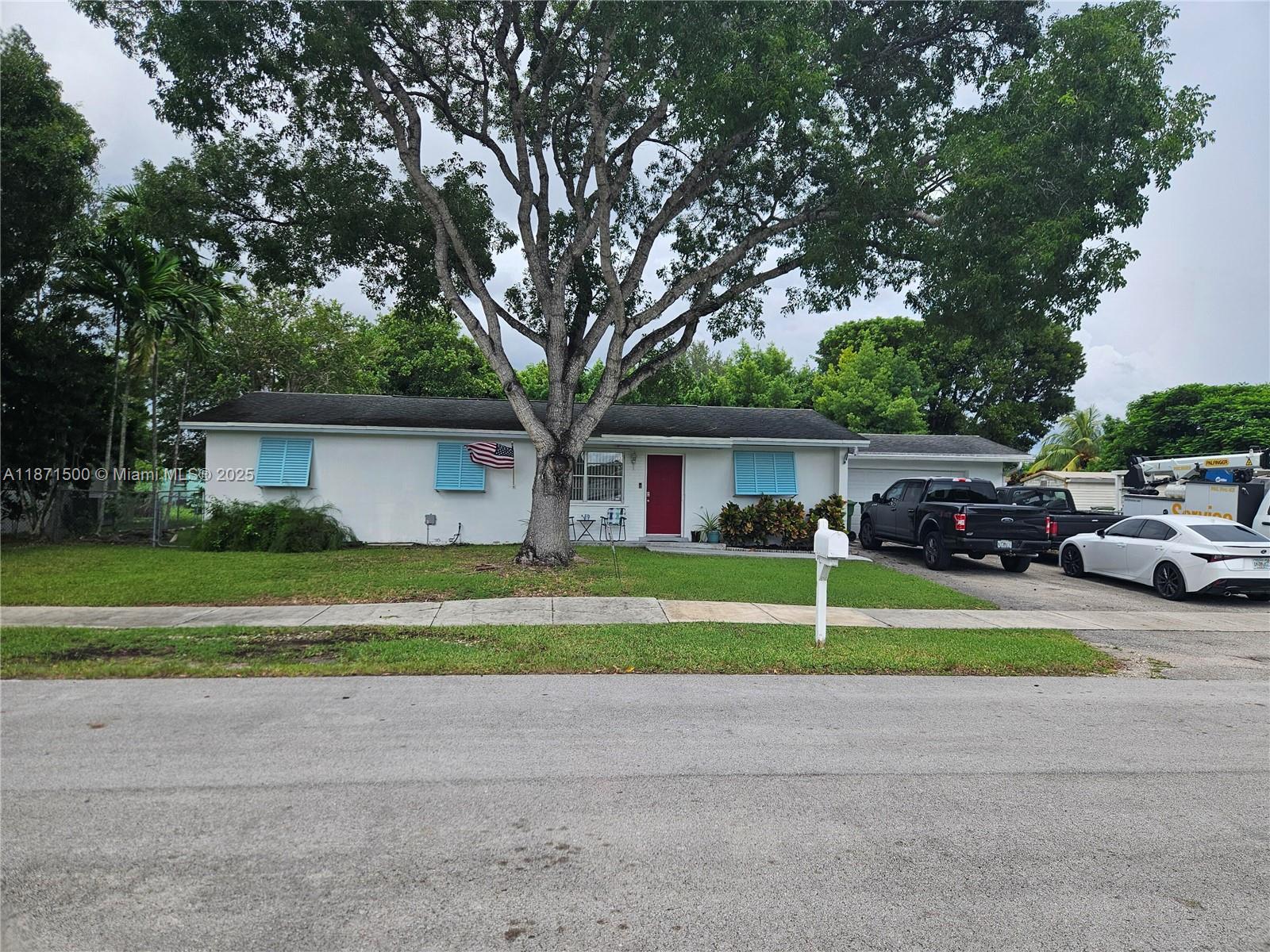 Welcome to this quiet and charming home located in Homestead, FL. This property features a spacious layout with multiple bedrooms and bathrooms, appropriate for entertaining or relaxing. Enjoy the beautiful kitchen equipped with modern appliances and ample storage. The outdoor area provides a great space for outdoor activities. Located in a desirable neighborhood, this home offers convenient access to local amenities and schools. Don't miss the opportunity to make this your new home!