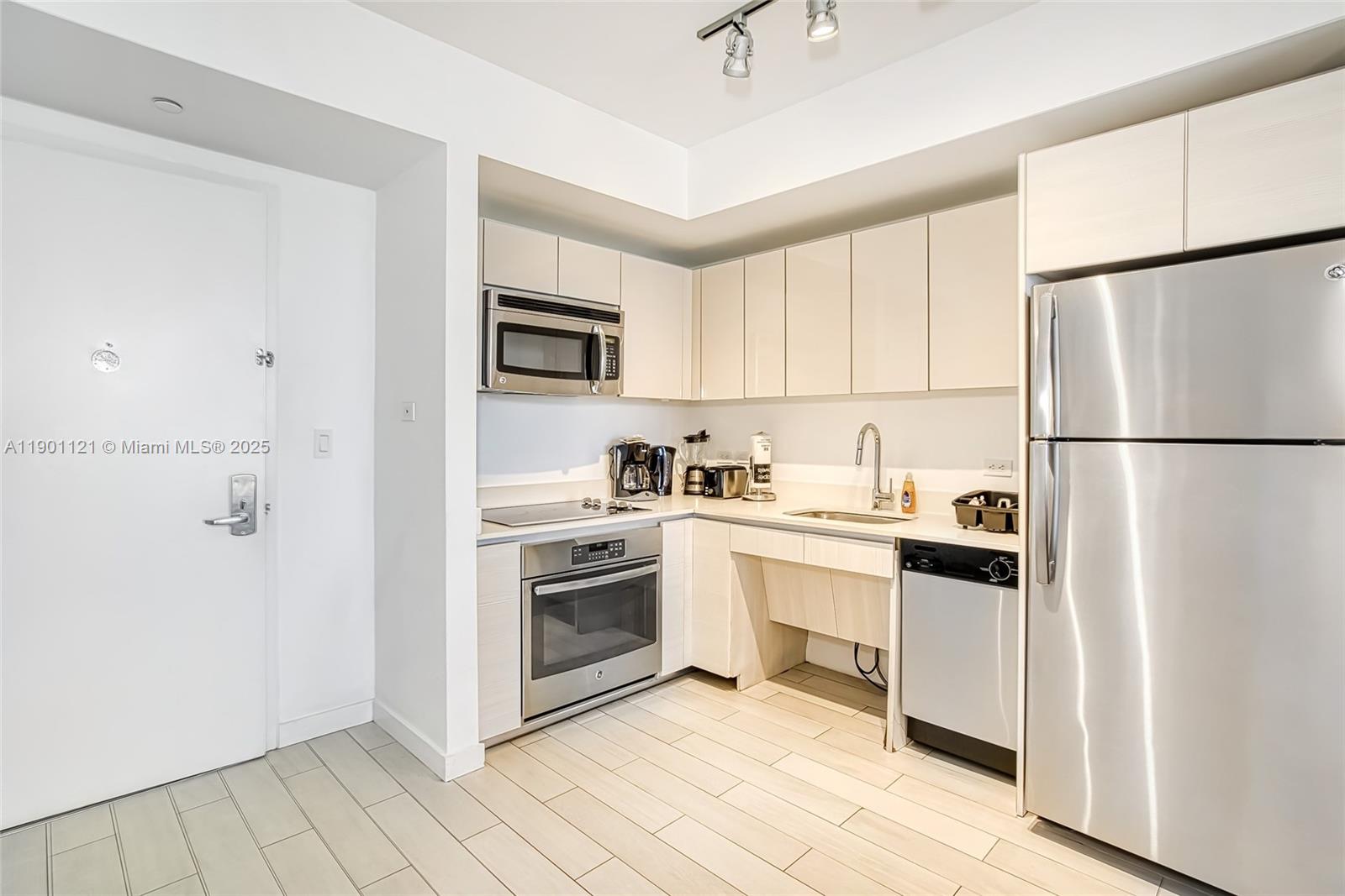 BEACHWALK CONDOMINIUM - Residential Lease