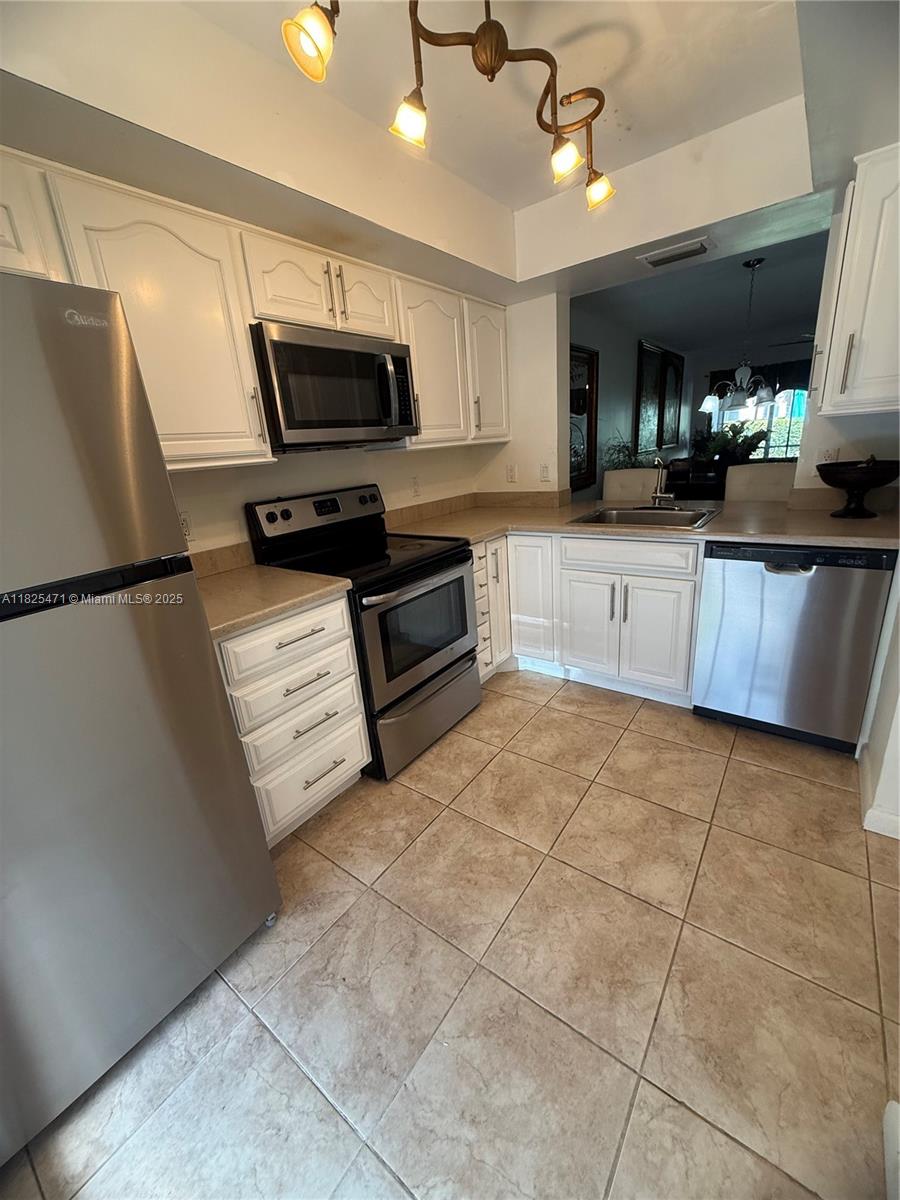 2371 SW 15th St 101