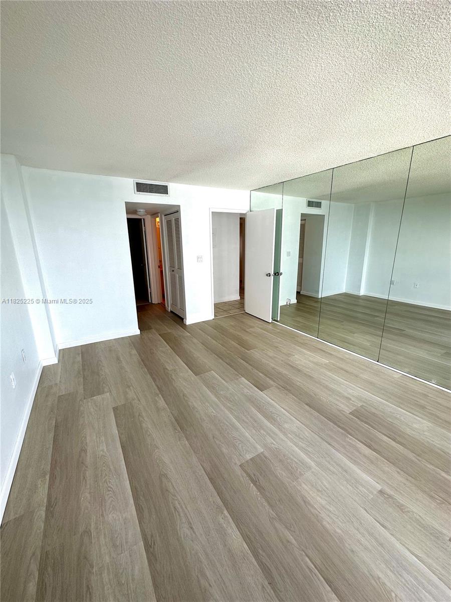 600 NE 36th St 2015