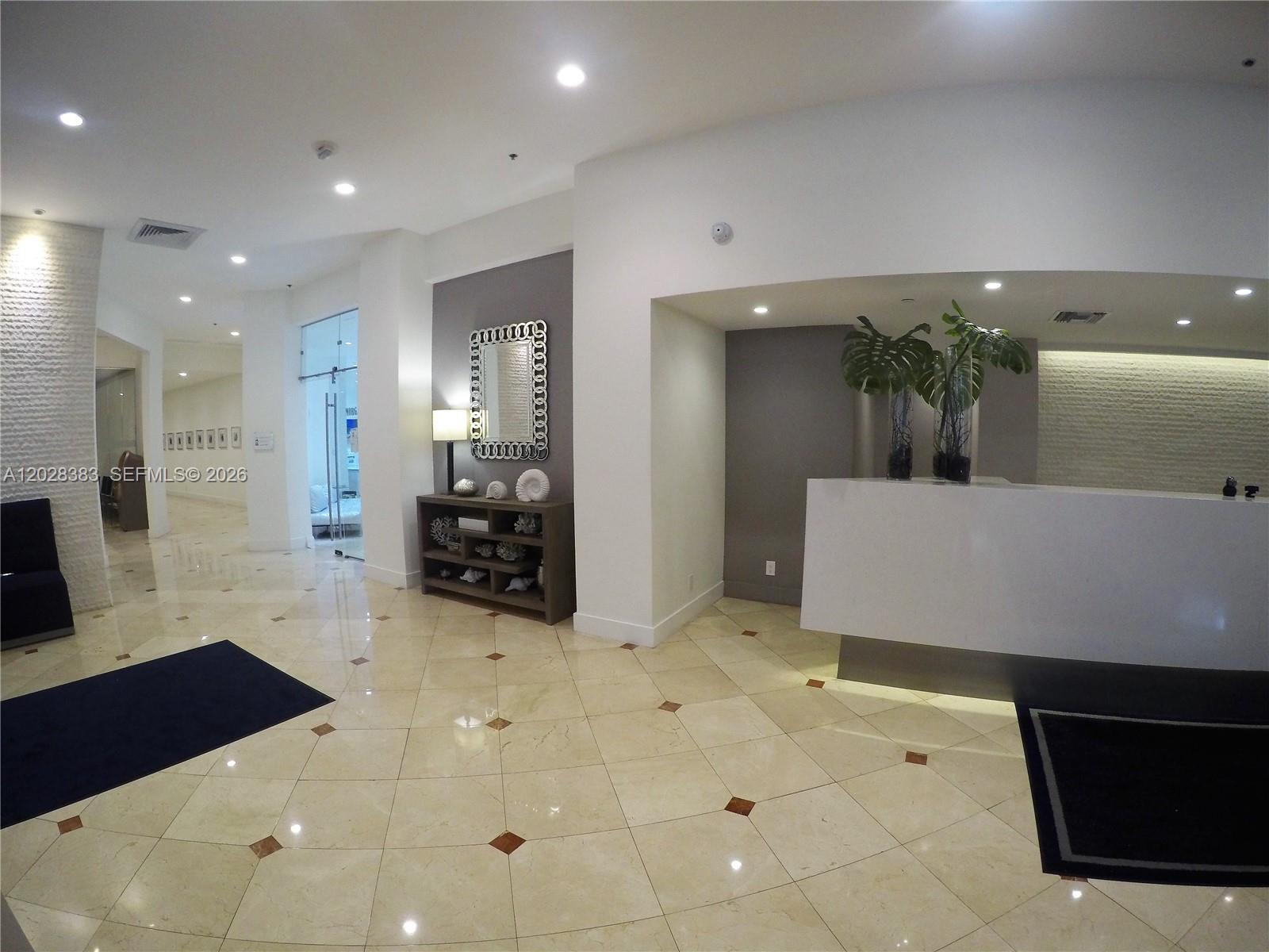 100 Lincoln Rd 602