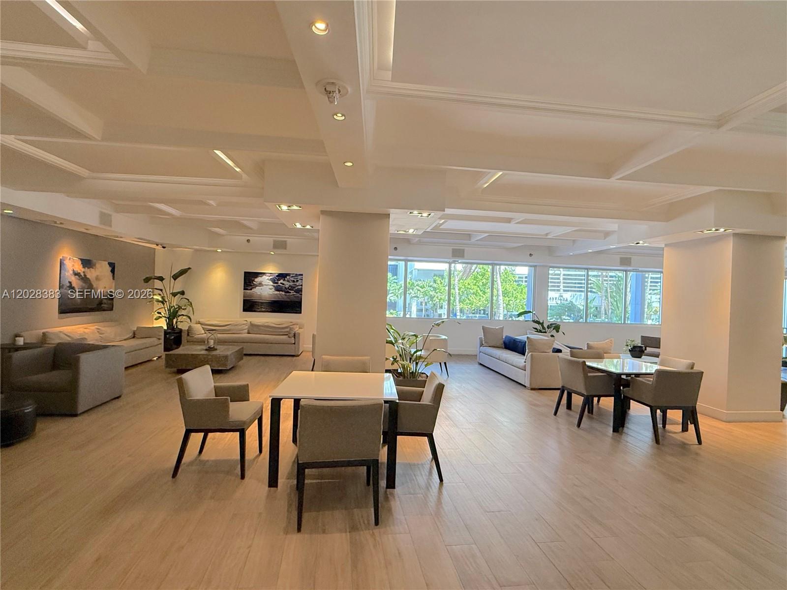 100 Lincoln Rd 602