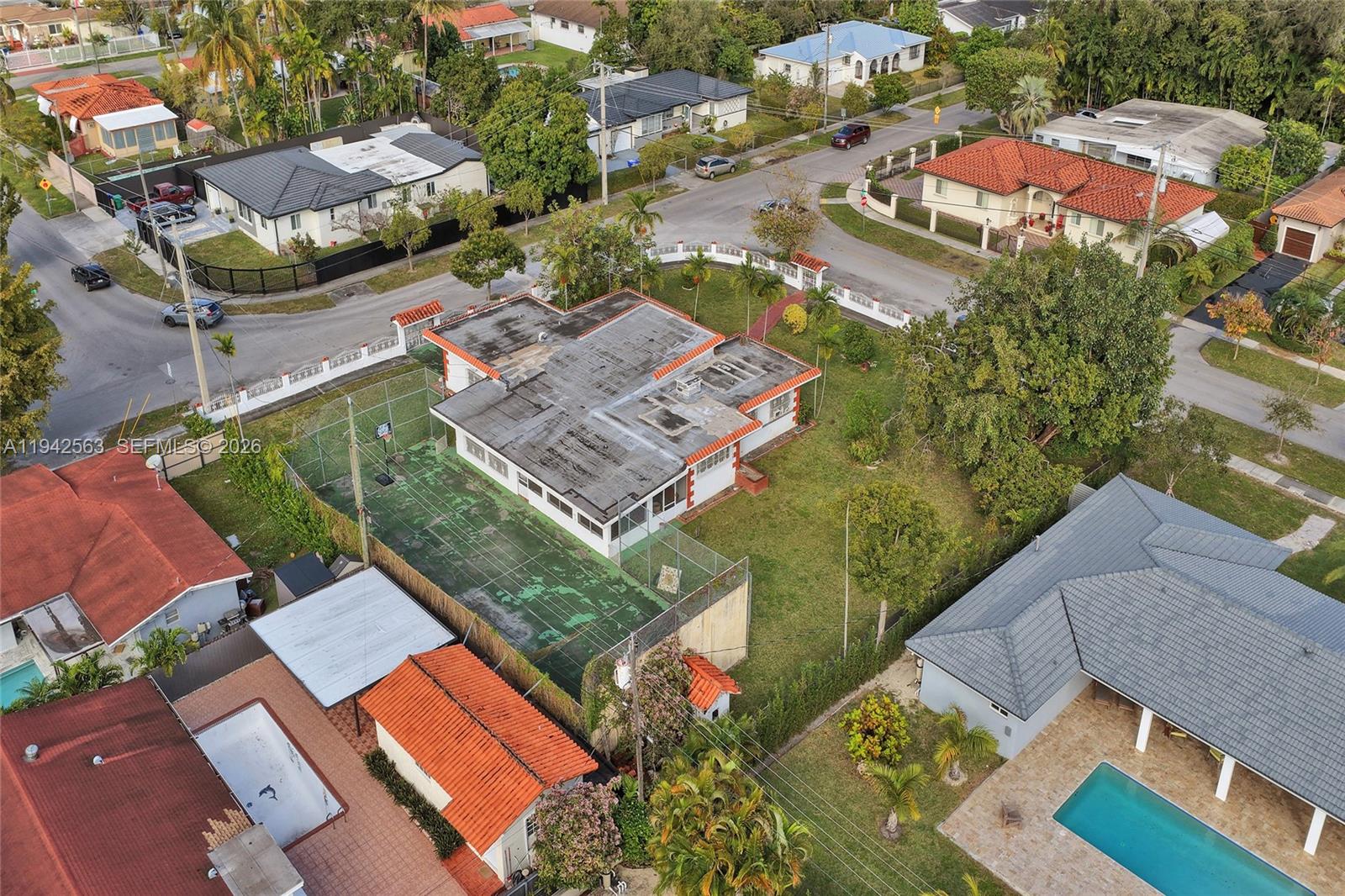 FLOYDS GROVES ESTATES - Land