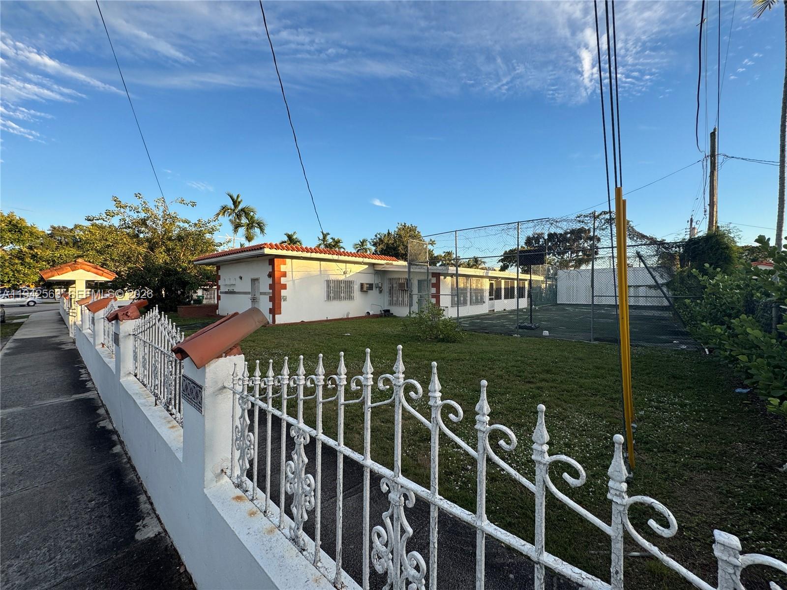 FLOYDS GROVES ESTATES - Land