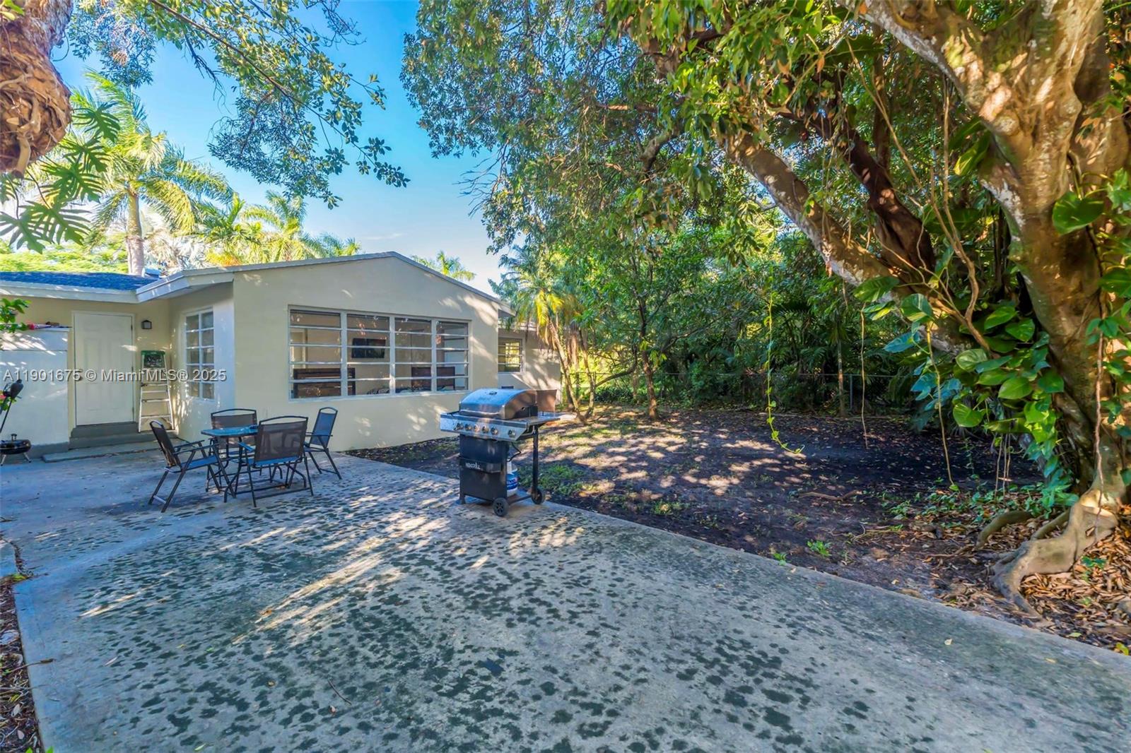 POINCIANA PK AMEN PL BLKS - Residential Lease