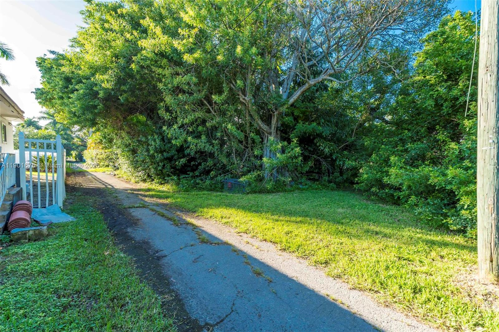 POINCIANA PK AMEN PL BLKS - Residential Lease