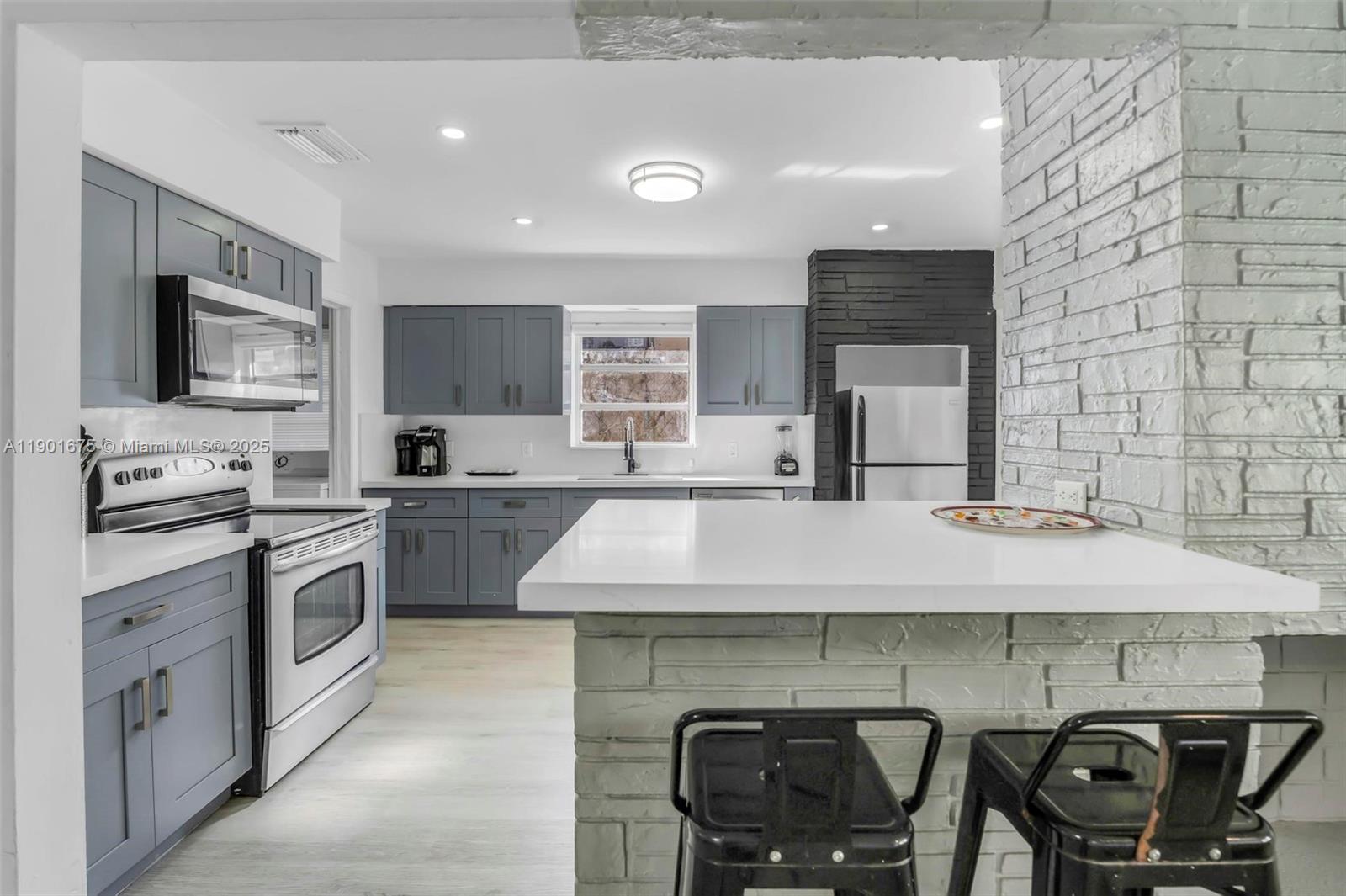 POINCIANA PK AMEN PL BLKS - Residential Lease