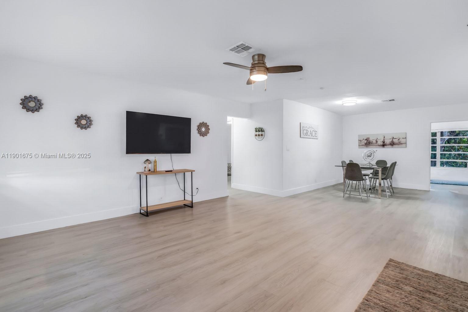 POINCIANA PK AMEN PL BLKS - Residential Lease