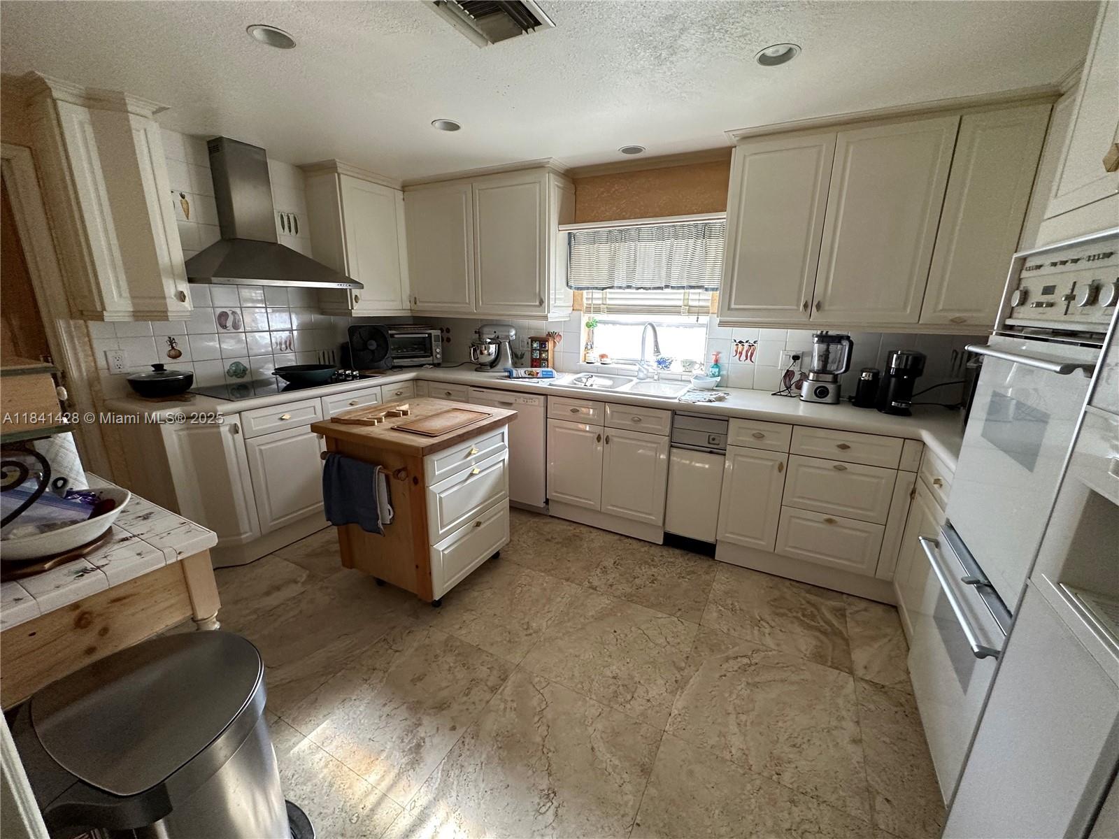8001 SW 36th Ter
