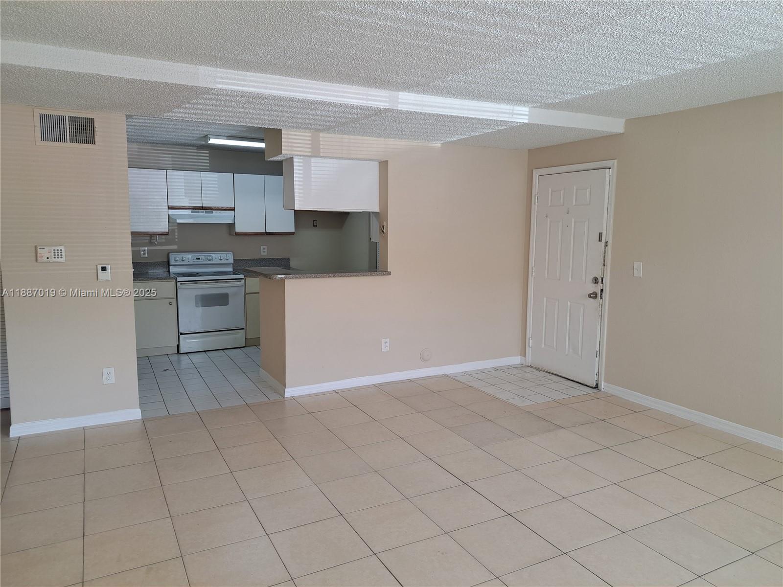 WINDWARD LAKES CONDO - Residential Lease