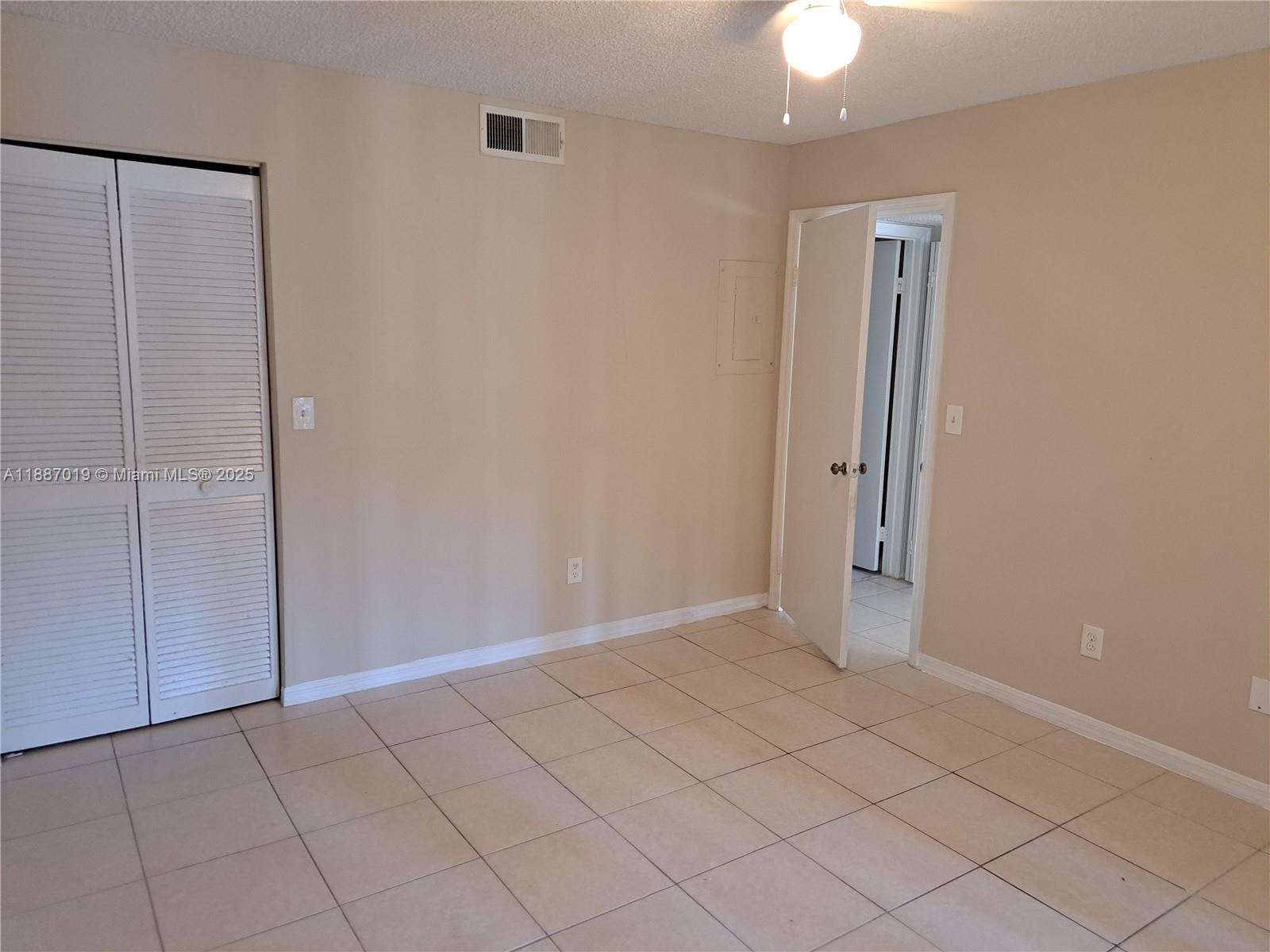 WINDWARD LAKES CONDO - Residential Lease