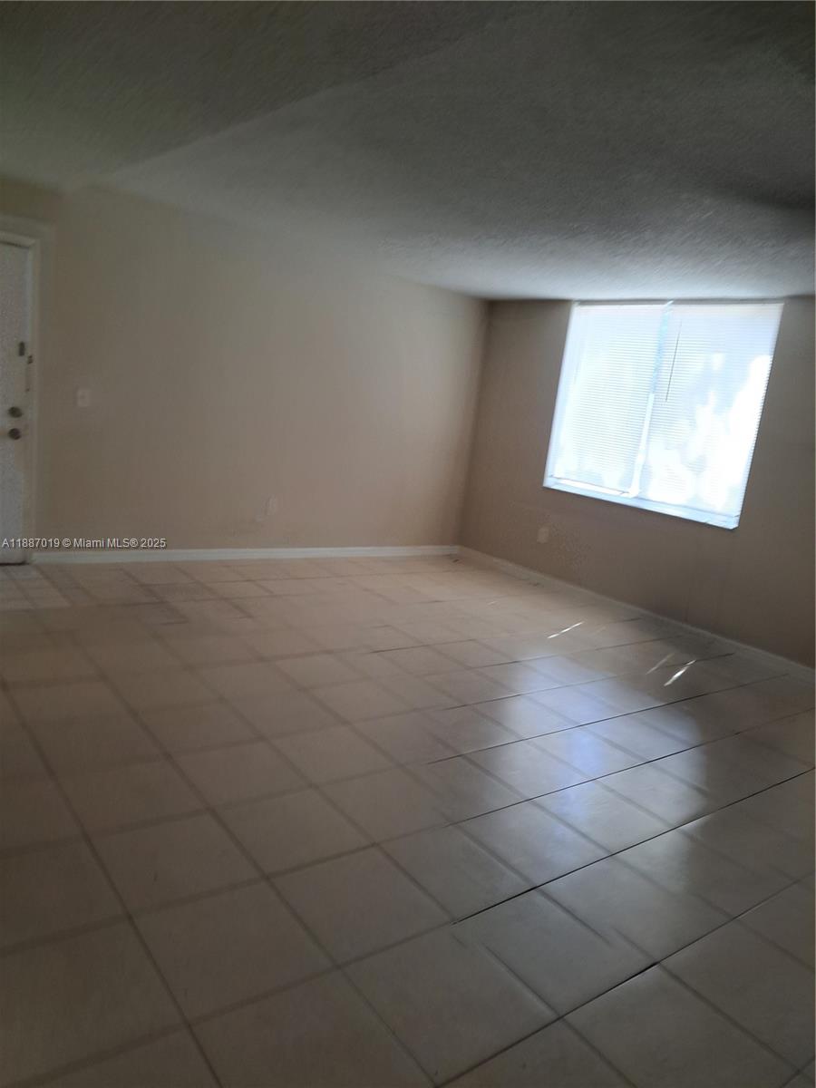 WINDWARD LAKES CONDO - Residential Lease