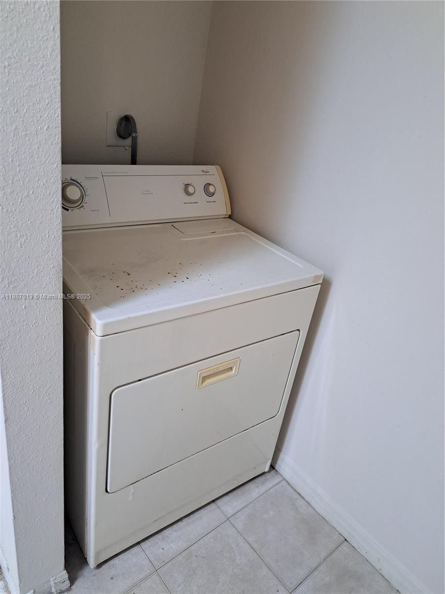 WINDWARD LAKES CONDO - Residential Lease