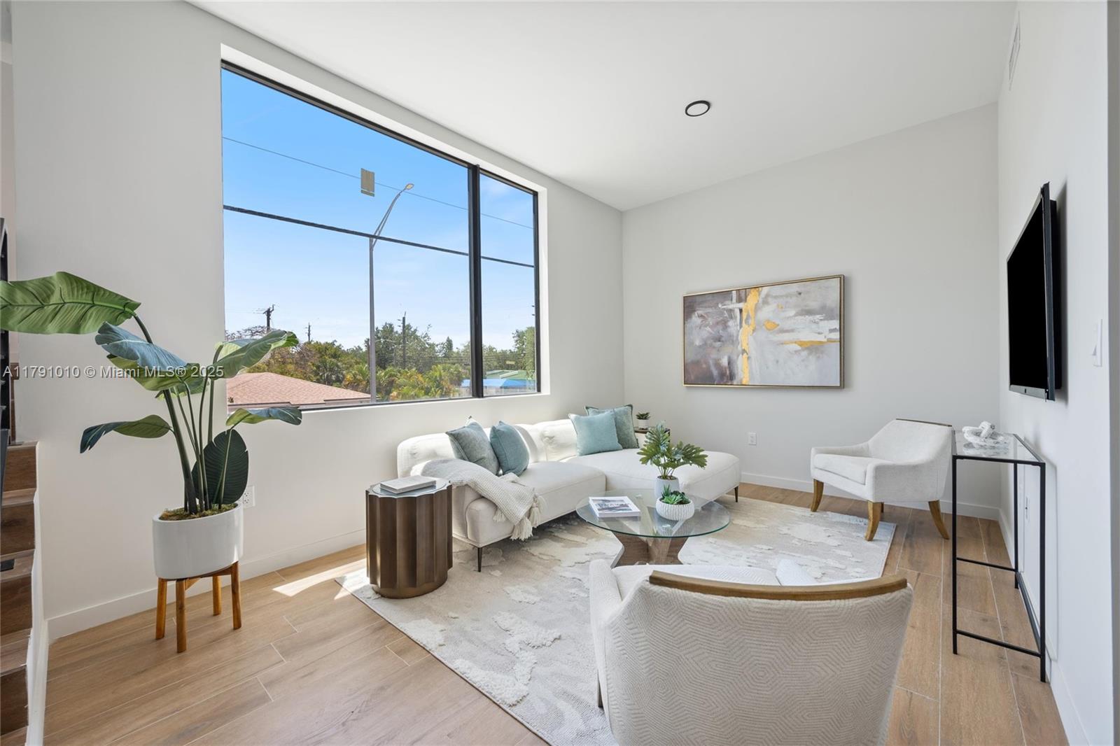 501 NE 61st Street 525