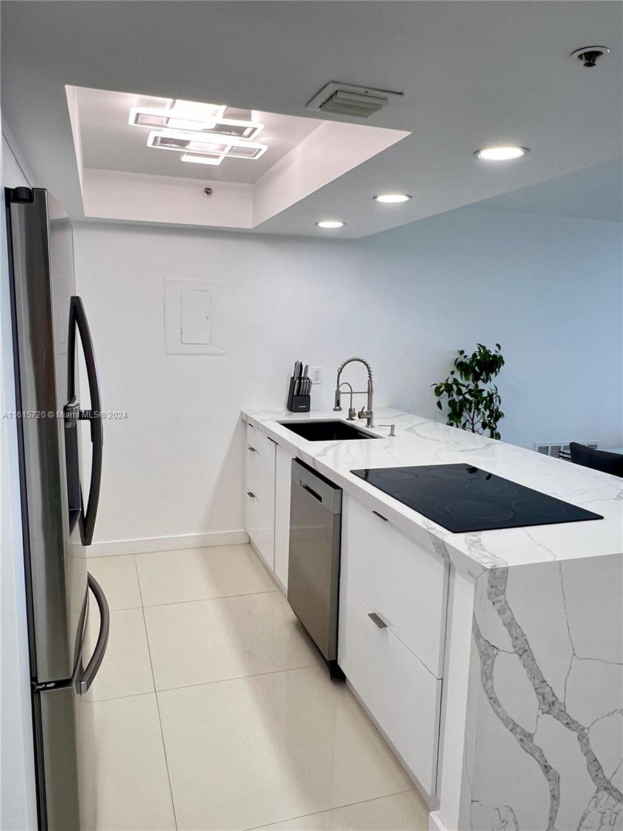 THE GRANDVIEW PALACE COND - Residential Lease