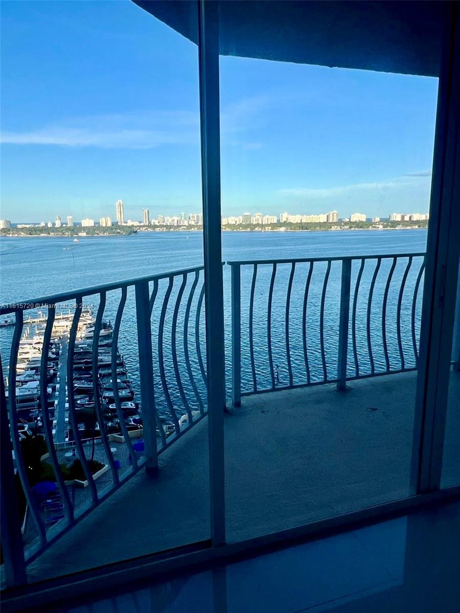 THE GRANDVIEW PALACE COND - Residential Lease