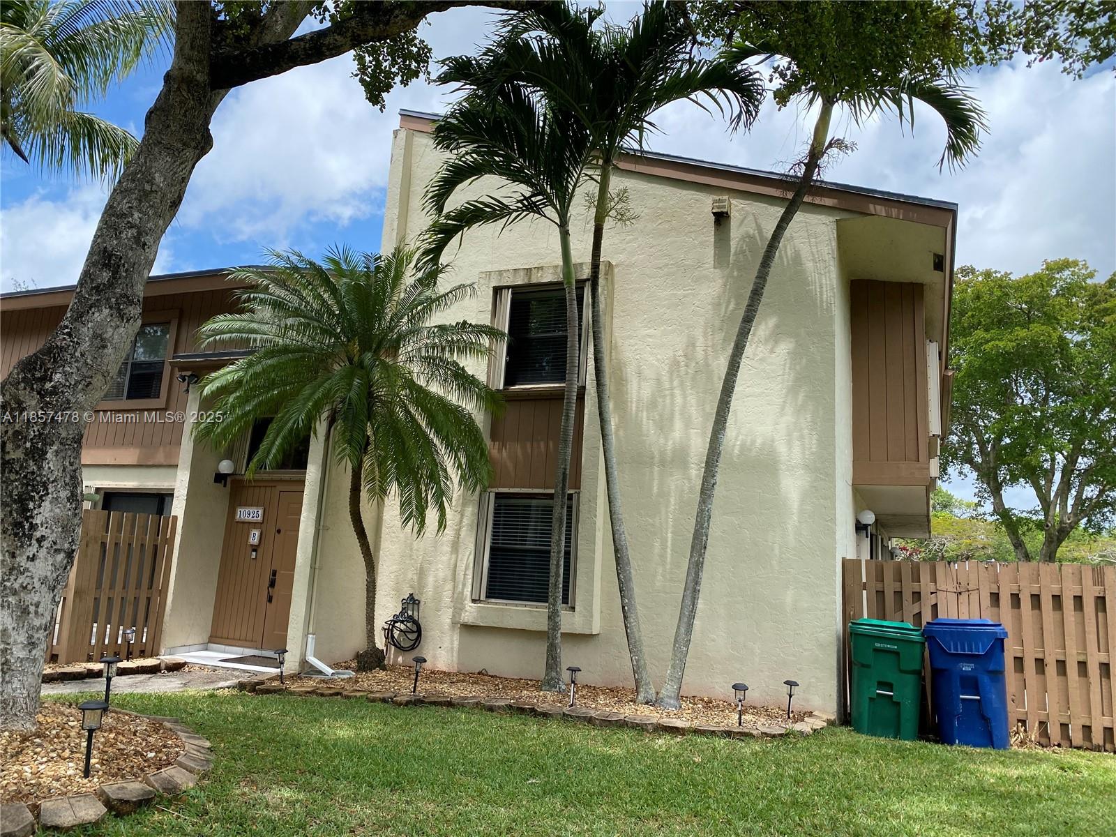 New Stainless Steel Appliances! Two story townhouse style condo in Sabal Chase resort-like community. 3 bedroom 2 bath renovated corner surrounded by amazing landscape with palm and leafy trees. It is located across from the tennis courts and close the pools, children playground, clubhouse with sauna, exercise and billard rooms. First floor entry, master bedroom upstairs, 2 fenced patios, accordian shutters. Tile and laminate floors. Close to Florida Turnpike, and Don Shula Expressway, and close to miami dade kendall campus.