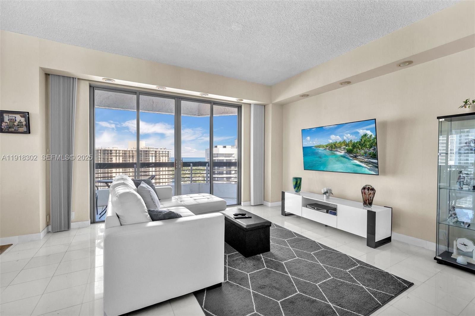 19101 Mystic Pointe Dr PH6