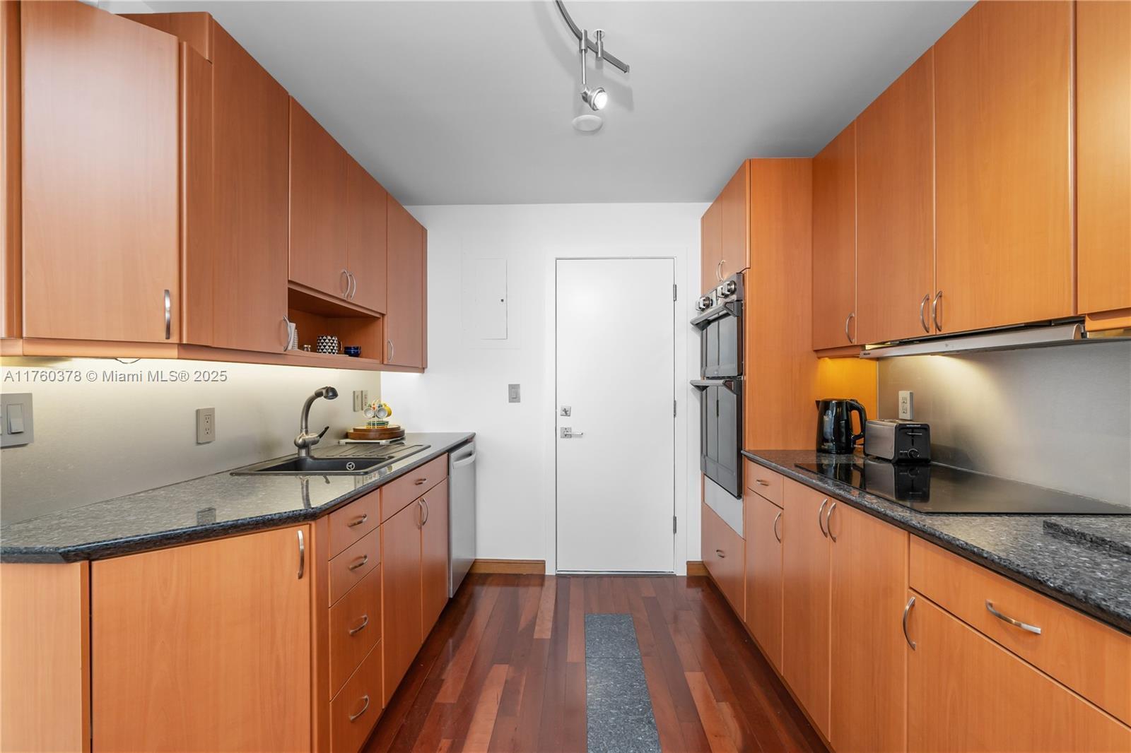 LA MER ESTATES SOUTH COND - Residential Lease