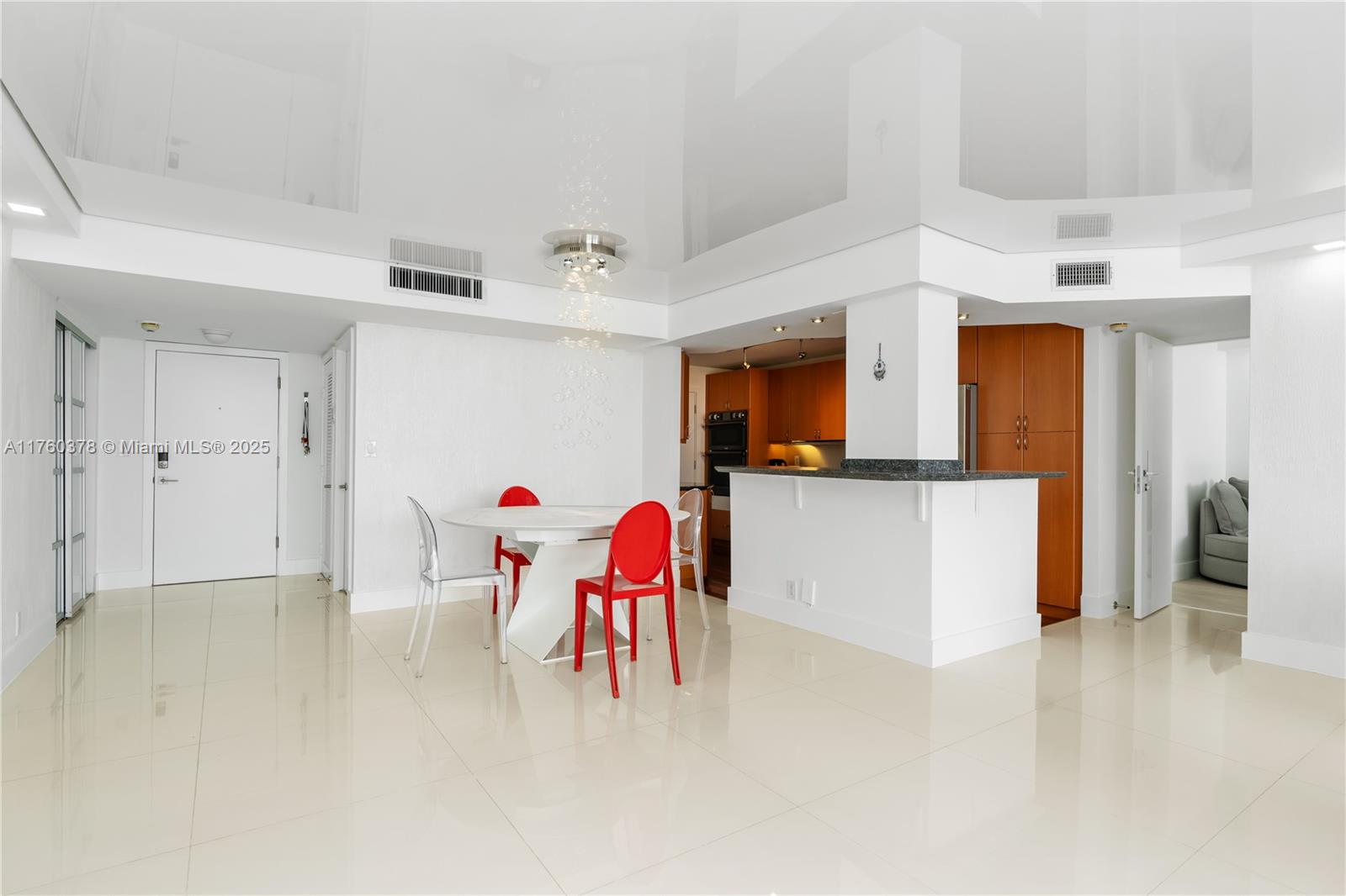 LA MER ESTATES SOUTH COND - Residential Lease